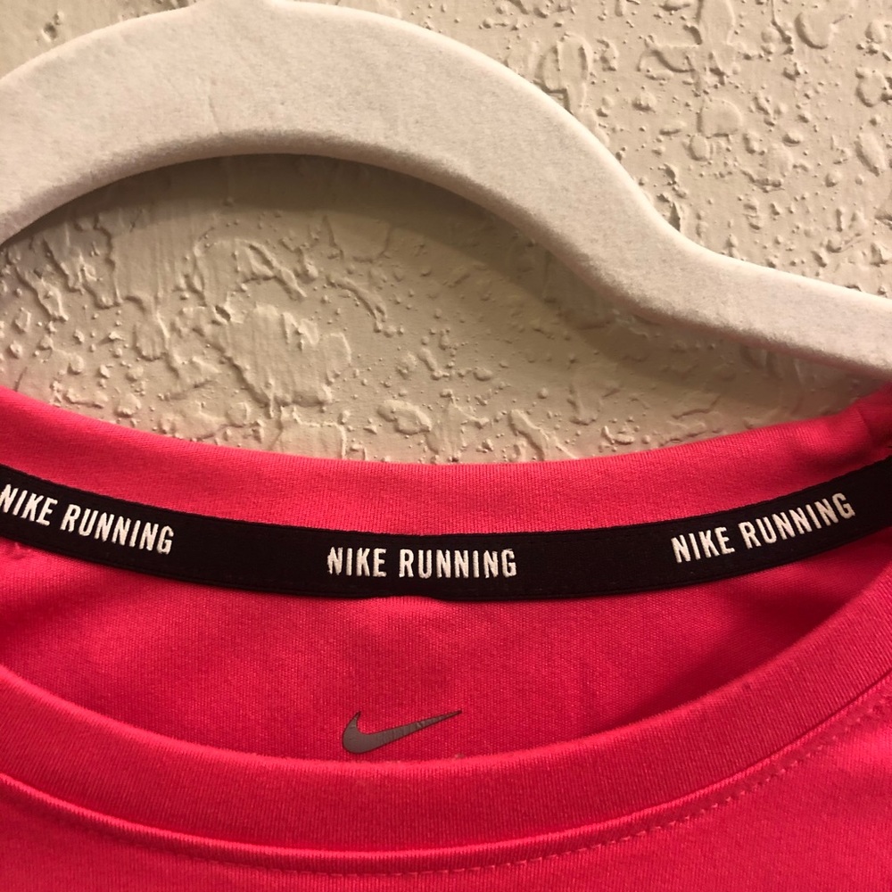 Nike RUNNING Top in PINK - Picture 6 of 7